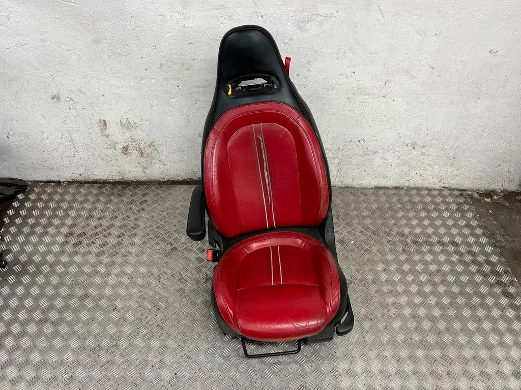 Priekšējais vadītāja sēdeklis – Fiat 500 Abarth (2008-)