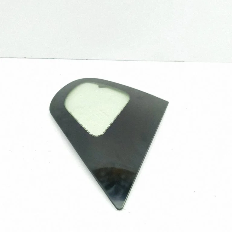 Rear side window 6812476010