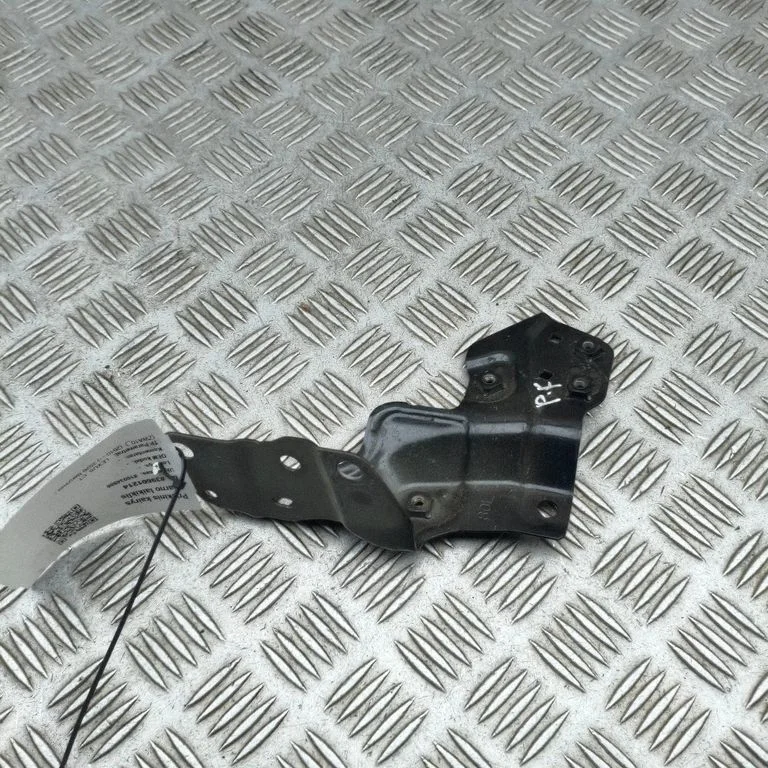 Fender mounting bracket 5380476010