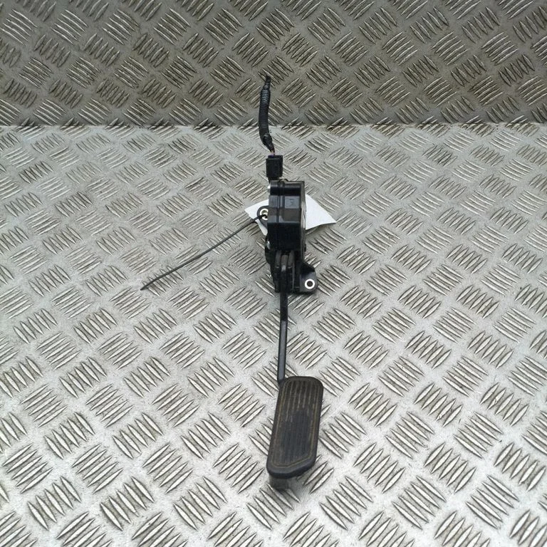 Accelerator throttle pedal 7811076081