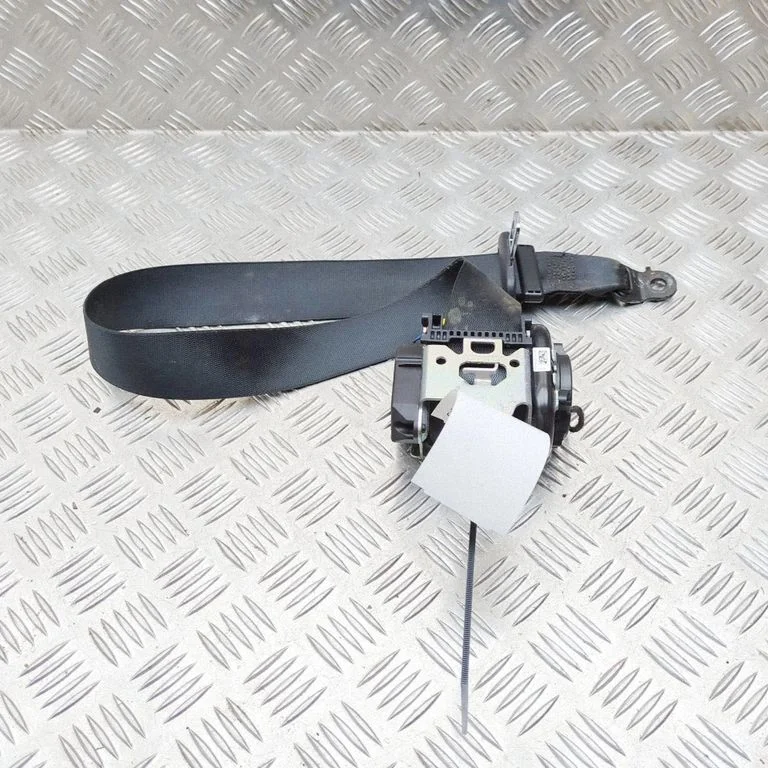 Rear seatbelt – Porsche Taycan 9J1 (2019-)