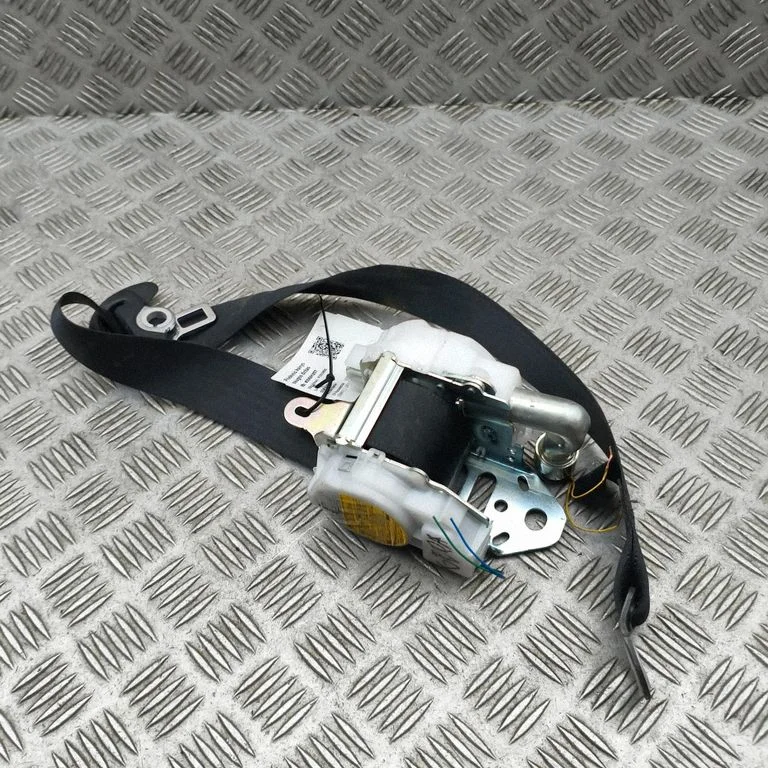 Front seatbelt 7322076111A0