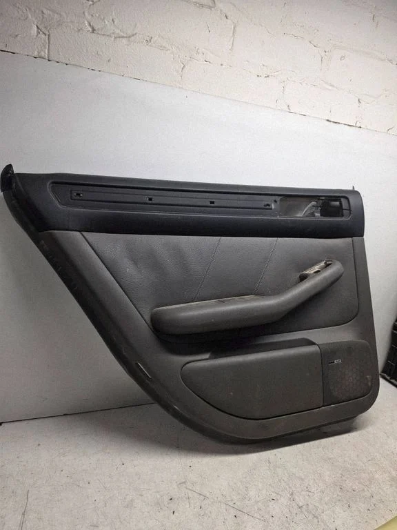 Tagumiste uste sisevooder – Audi A6 S6 C5 4B (1997-2005)
