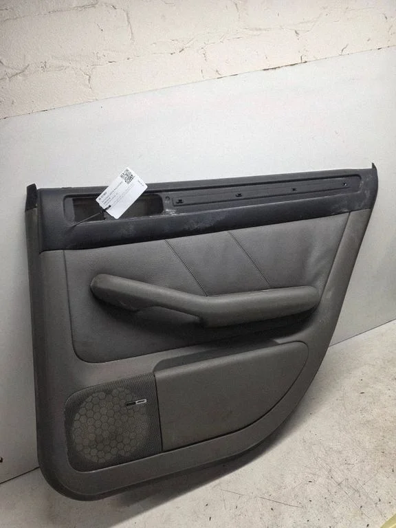 Tagumiste uste sisevooder – Audi A6 S6 C5 4B (1997-2005)