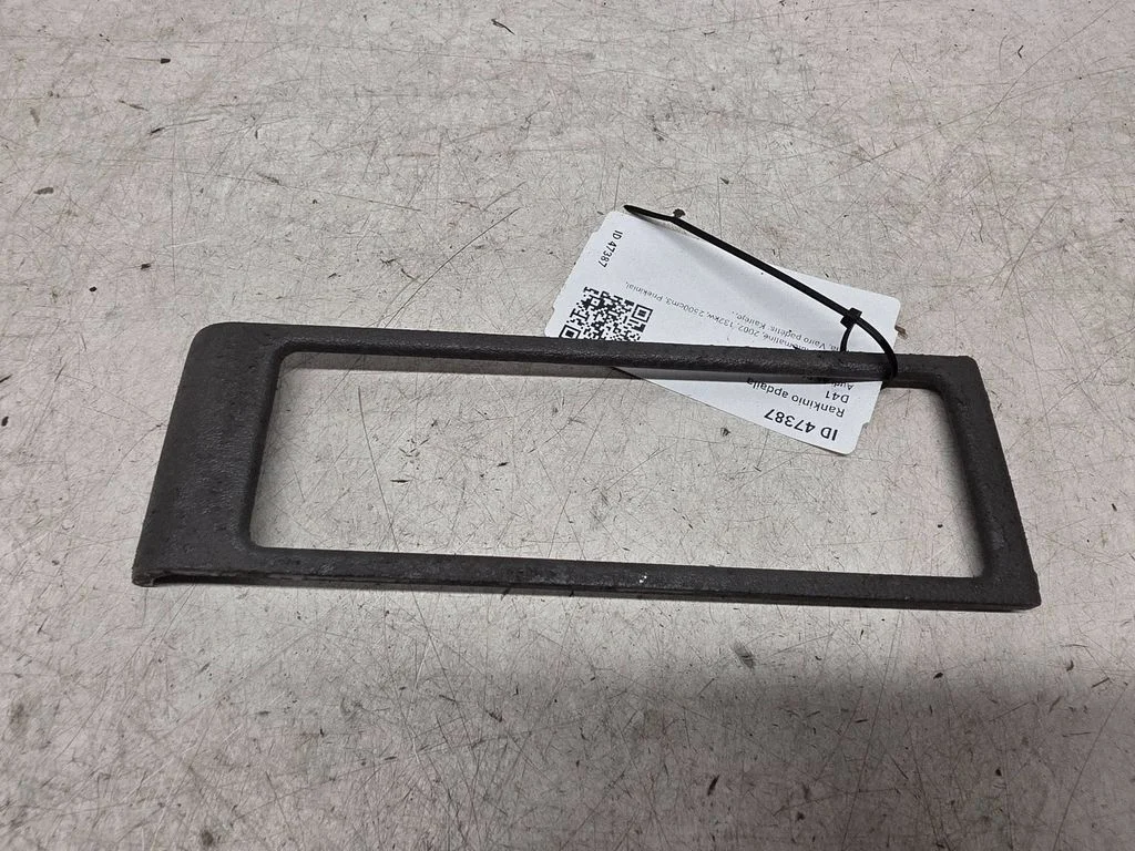 Rokas bremzes apdare – Audi A6 S6 C5 4B (1997-2005)