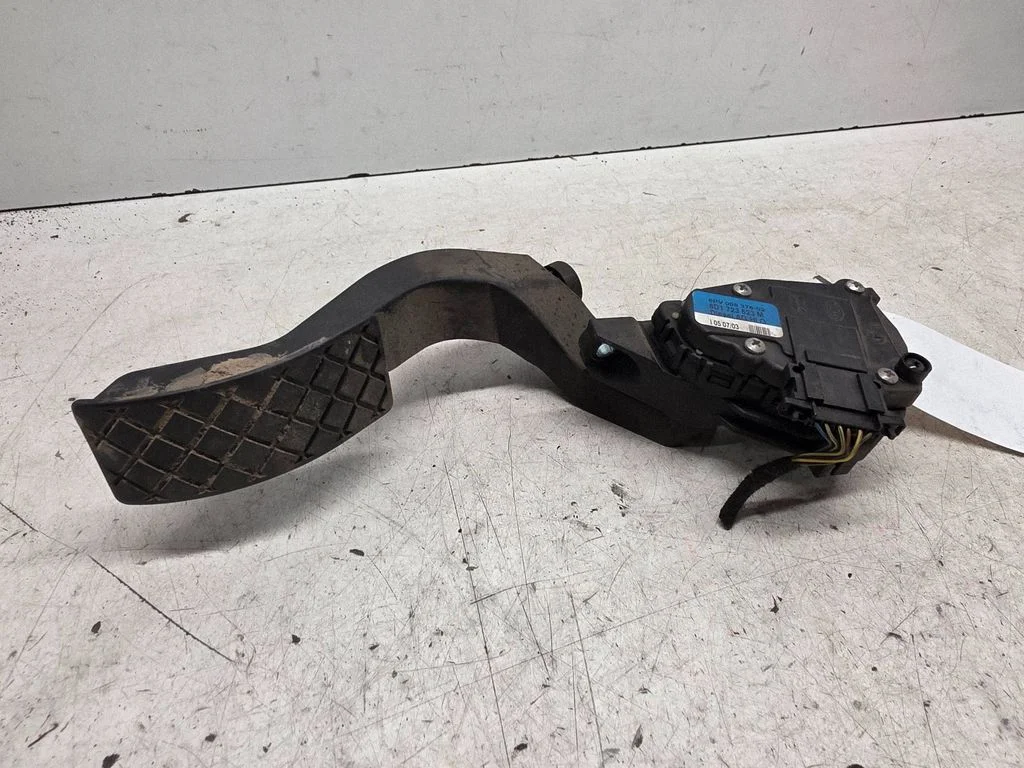 Accelerator throttle pedal – Audi A6 S6 C5 4B (1997-2005)