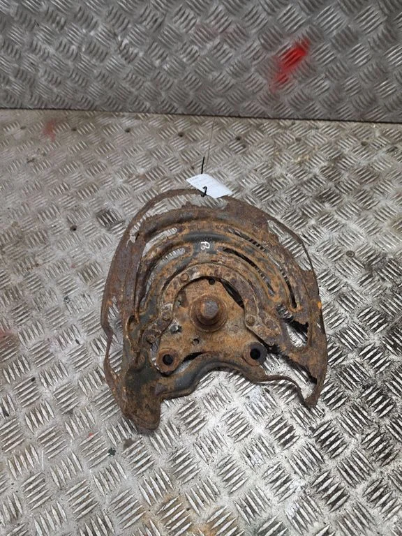 Stub axle – Renault Trafic II (X83) (2001-2014)
