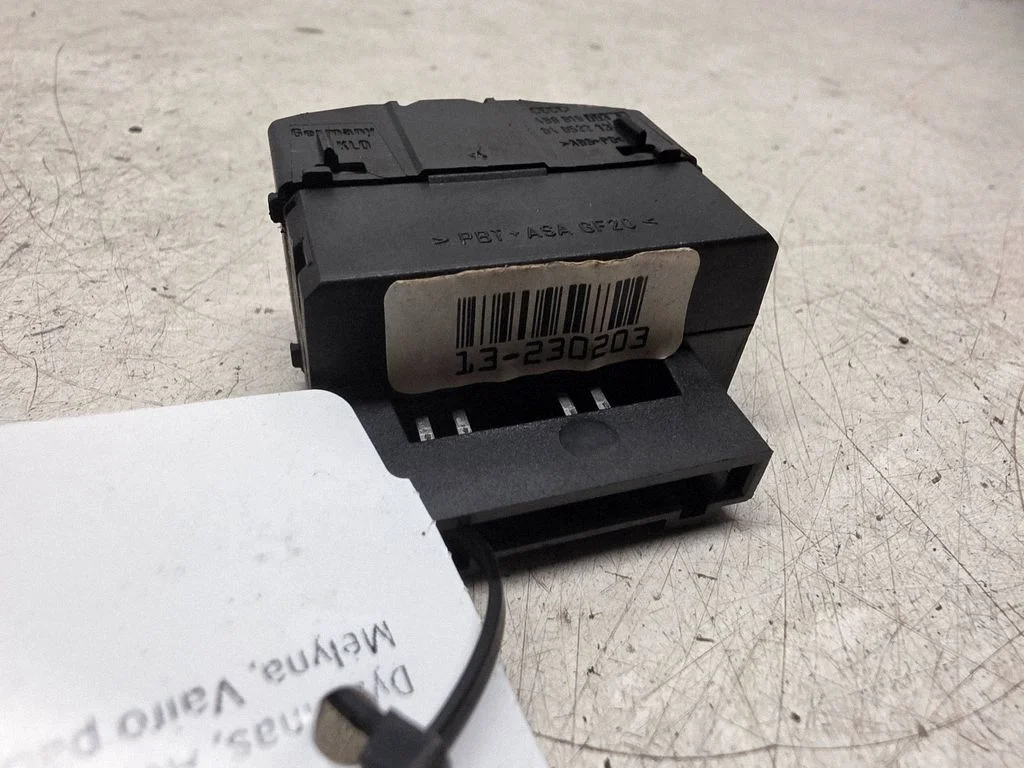 Regulator podświetlenia deski rozdzielczej – Audi A6 S6 C5 4B (1997-2005)