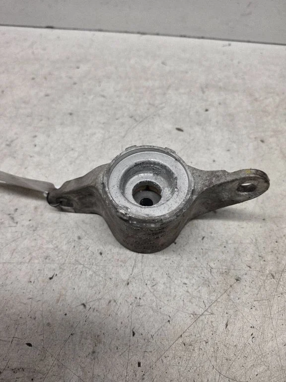 Front shock absorber mounting bracket – Jaguar XF X260 (2015-)