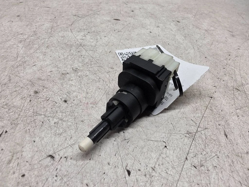 Brake pedal sensor switch – Audi A6 S6 C5 4B (1997-2005)