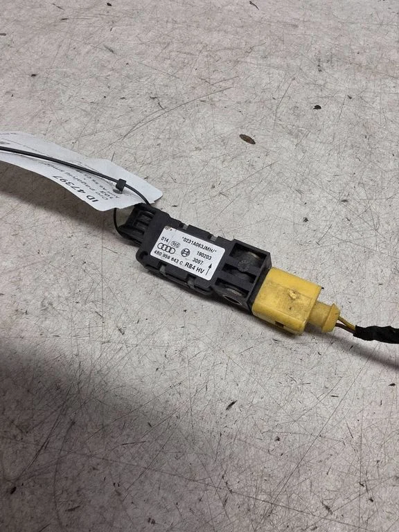 Drošības spilvenu trieciena sensors – Audi A6 S6 C5 4B (1997-2005)