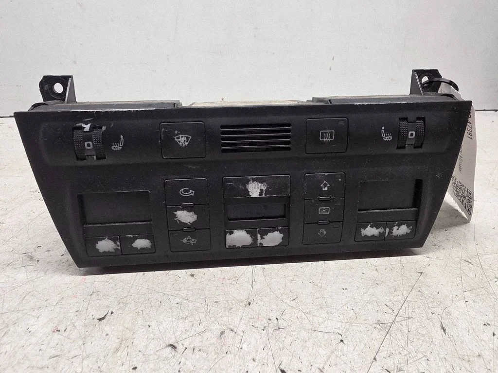 Gaisa kondicioniera/klimata/sildītāja vadības bloks (salonā) – Audi A6 S6 C5 4B (1997-2005)
