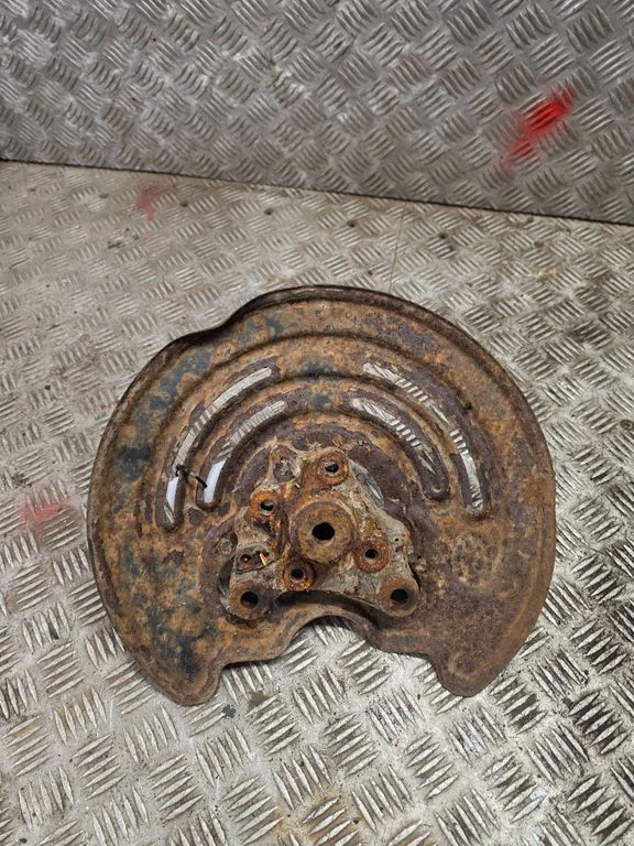 Stub axle – Renault Trafic II (X83) (2001-2014)