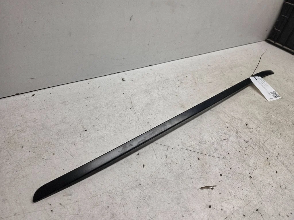 Windshield trim – Audi A6 S6 C5 4B (1997-2005)