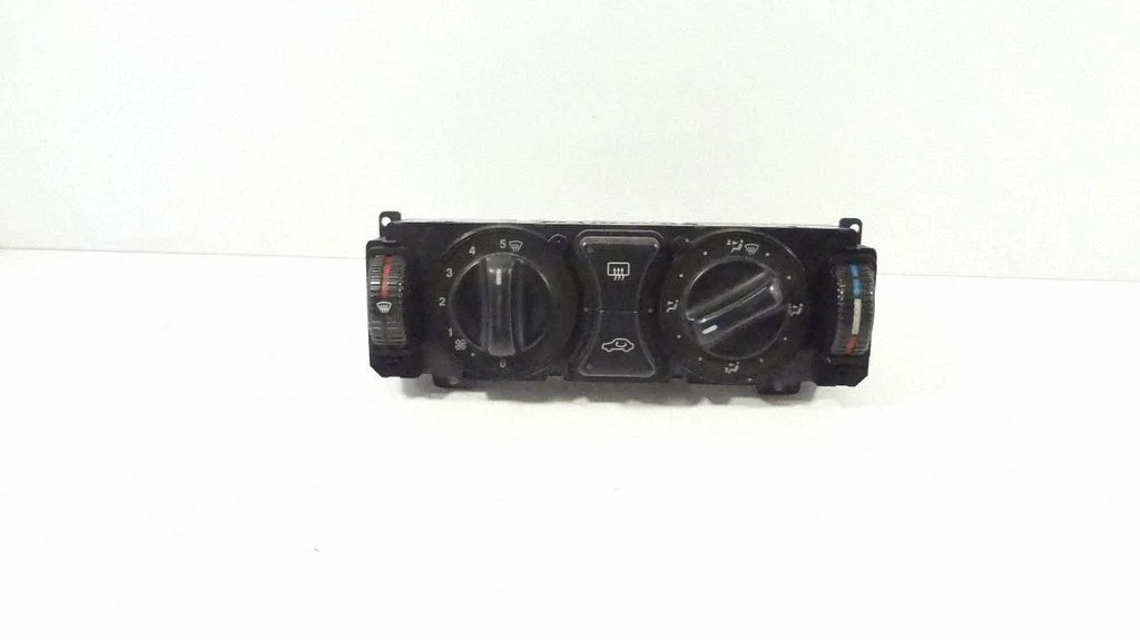 Kliimaseadme/kütte juhtplokk (salongis) 2108300185 – Mercedes-Benz E-klass W210 (1995-2002)