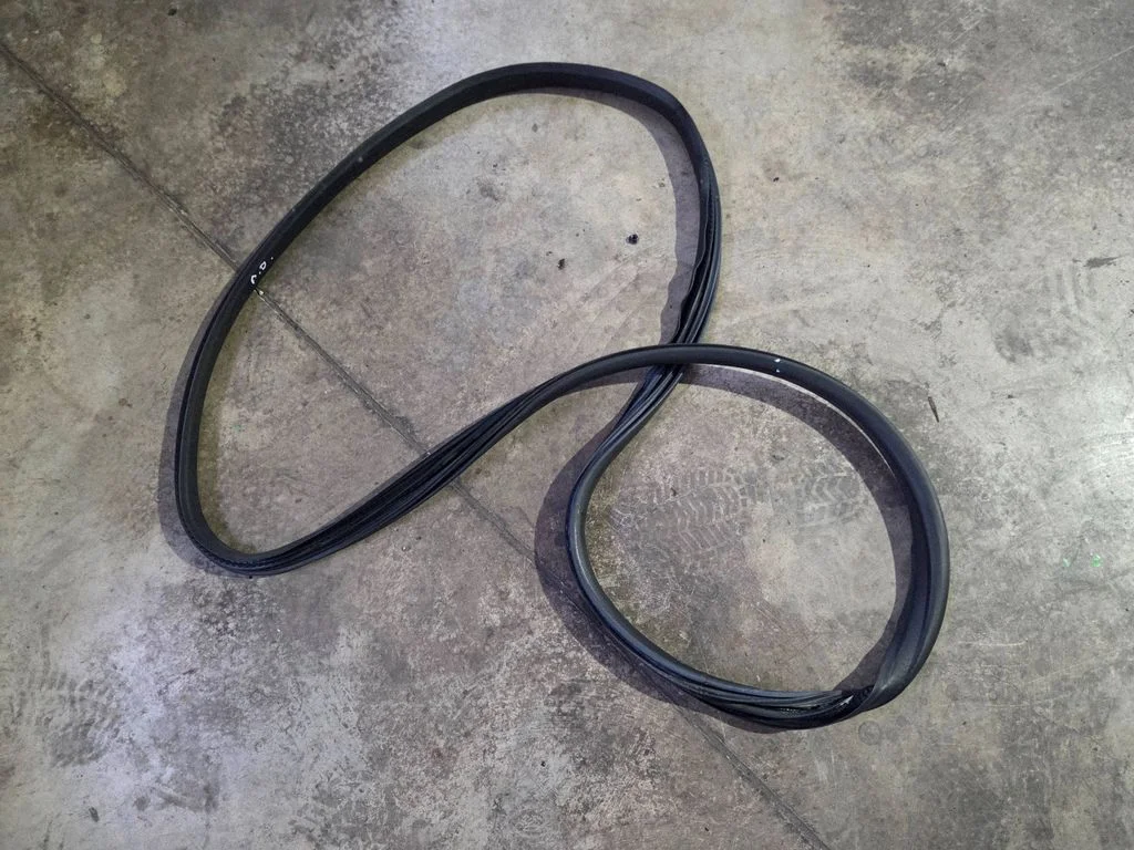 Front door rubber seal – Volvo V60 (2013-2018)