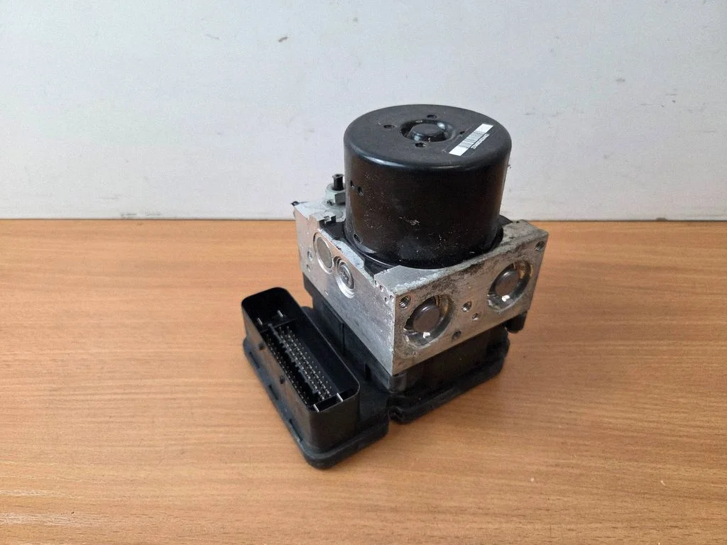 ABS block – Volvo V60 (2013-2018)