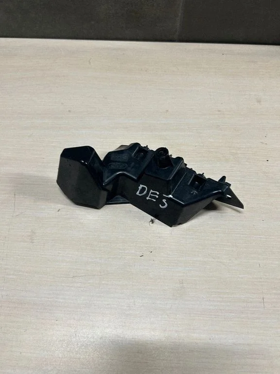 Wspornik zderzaka przedniego – Ford Focus (2018-)