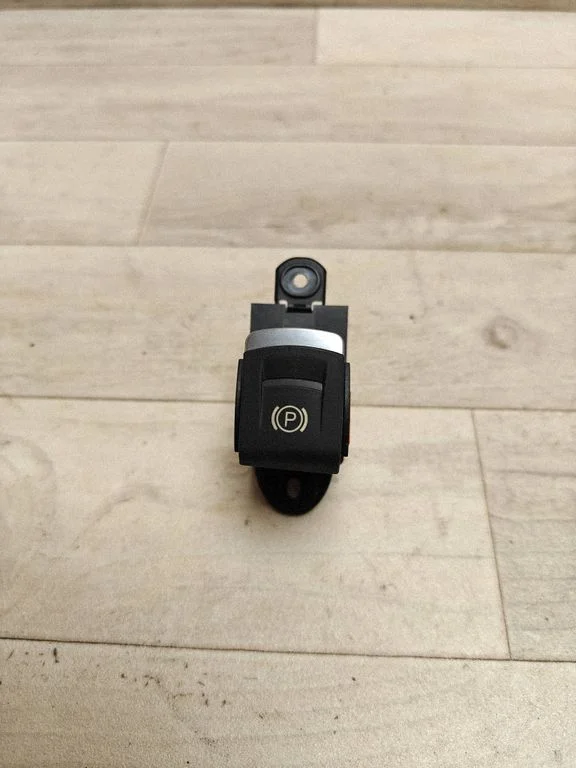 Hand parking brake switch – Audi A6 S6 C6 4F (2004-2011)