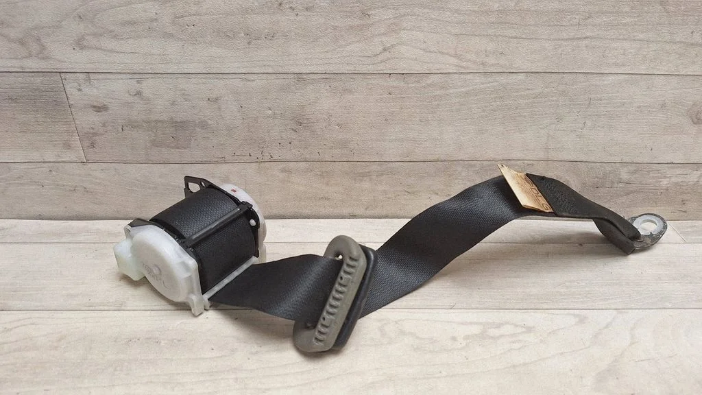 Rear seatbelt – Nissan Murano Z50 (2002-2008)