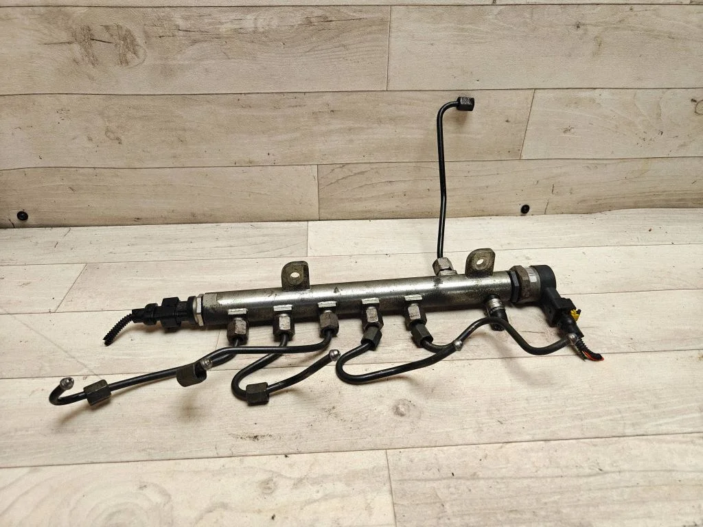 Fuel main line pipe