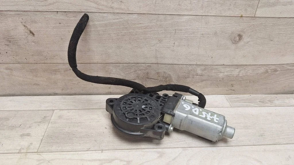Rear door window regulator motor – KIA Sportage (2005-2010)