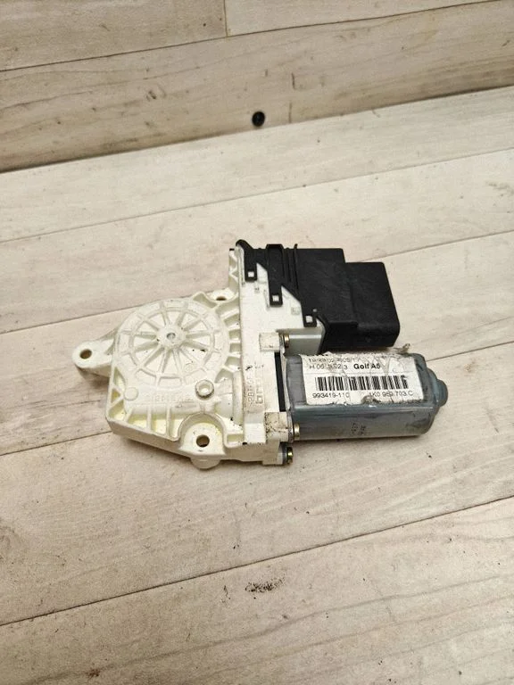 Rear door window regulator motor – Volkswagen Golf VI (2008-2013)