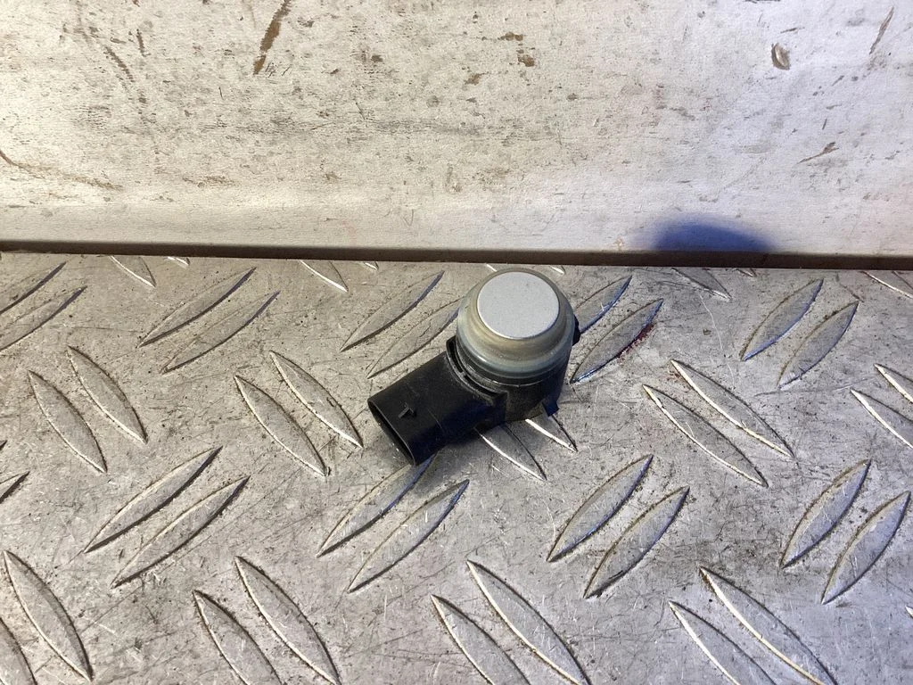 Parkošanās sensors PDC – Mercedes-Benz C klase W205 (2014-2021)