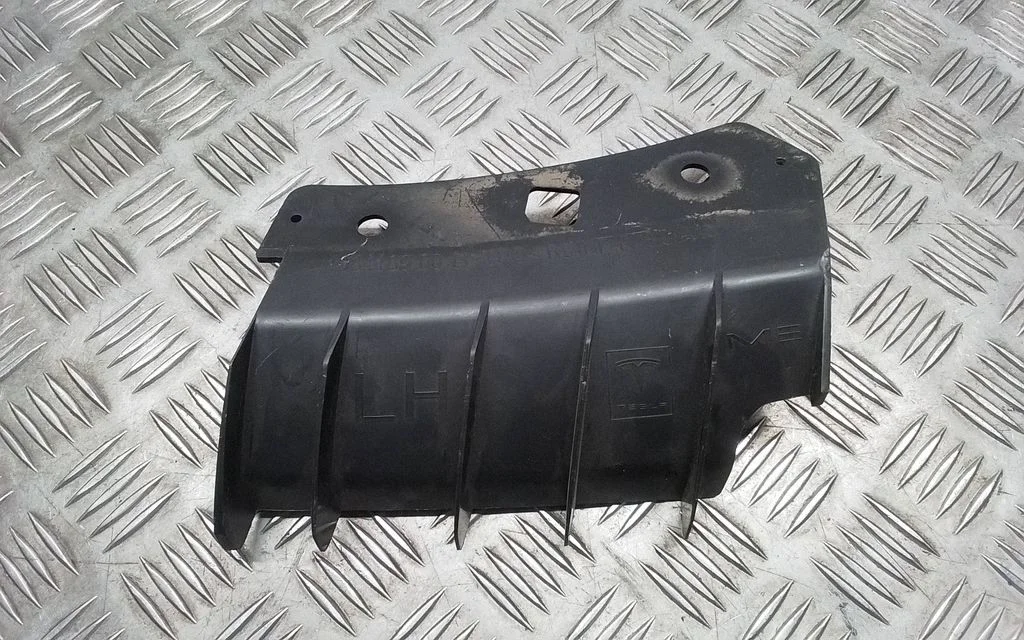 Wspornik zderzaka przedniego – Tesla Model 3 (2017-)
