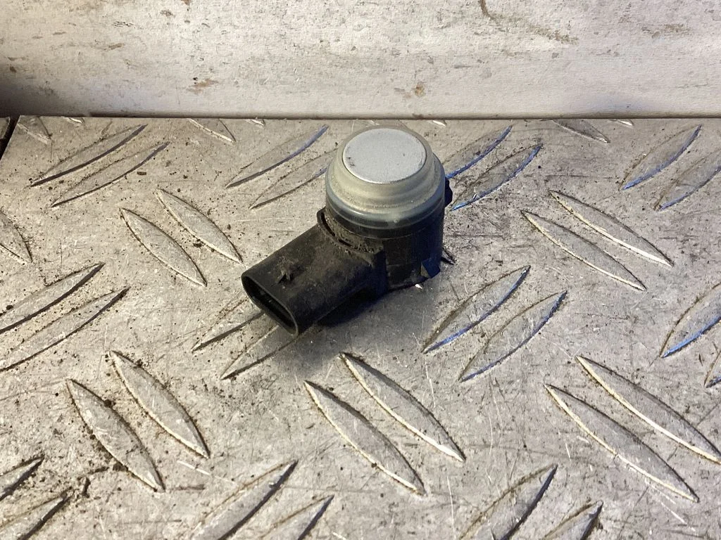 Parkošanās sensors PDC – Mercedes-Benz C klase W205 (2014-2021)