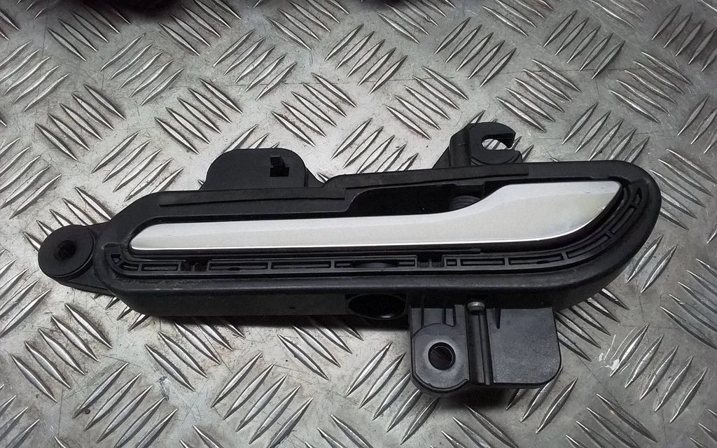 Front door exterior handle – Tesla Model 3 (2017-)