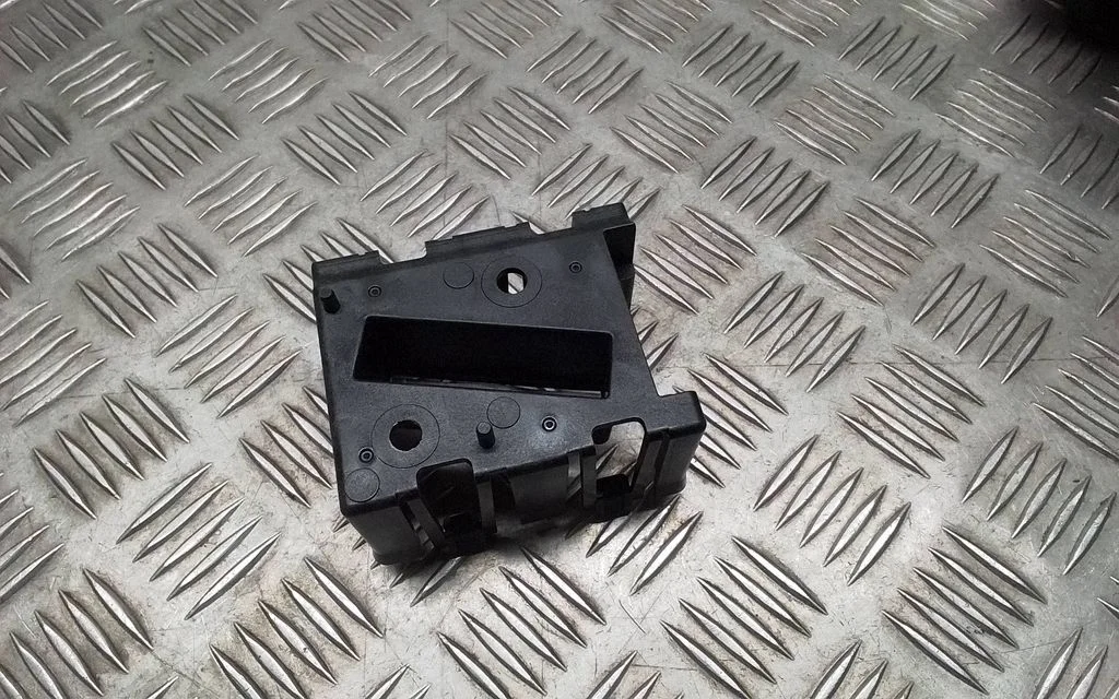 Distronic sensor bracket – Tesla Model 3 (2017-)