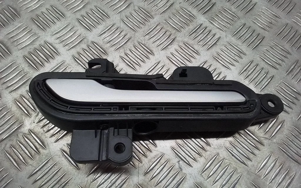 Front door exterior handle – Tesla Model 3 (2017-)