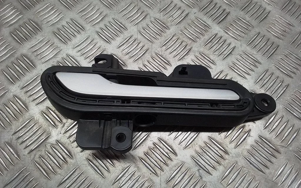 Front door exterior handle – Tesla Model 3 (2017-)