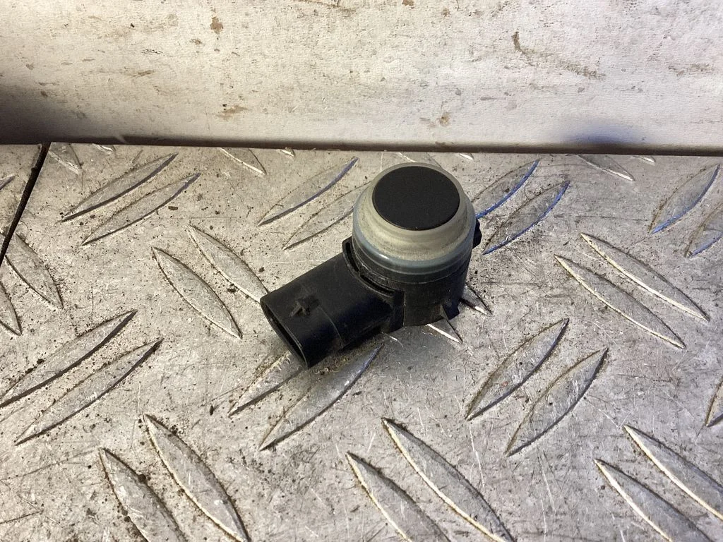 Parkošanās sensors PDC – Mercedes-Benz C klase W205 (2014-2021)