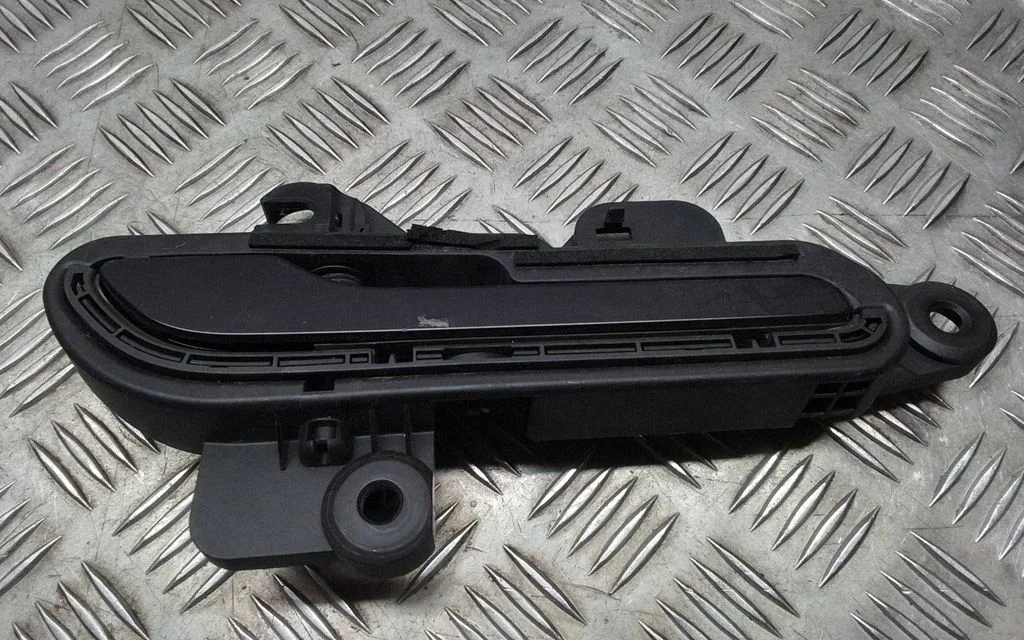 Front door exterior handle – Tesla Model Y (2020-)