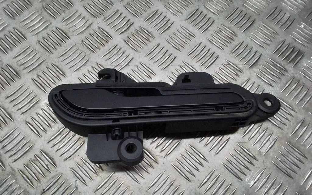 Front door exterior handle – Tesla Model Y (2020-)