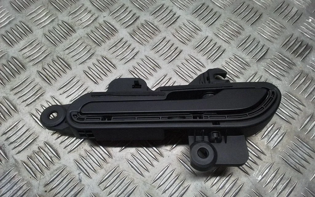 Front door exterior handle – Tesla Model Y (2020-)
