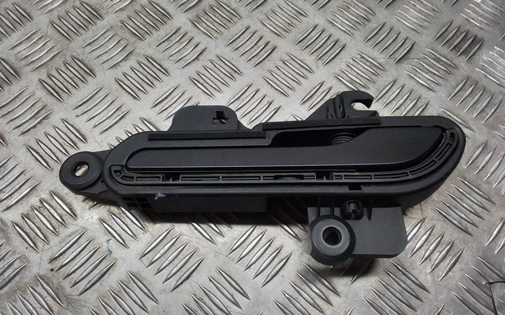Front door exterior handle – Tesla Model Y (2020-)