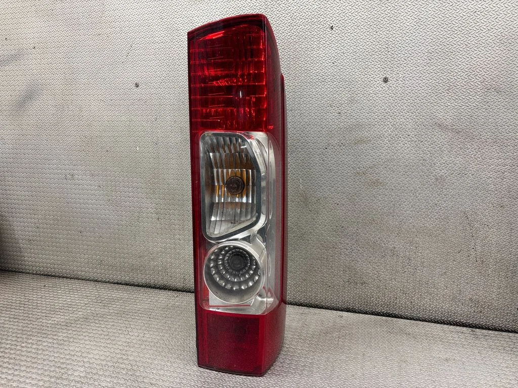 Rear/tail lights 085521926R