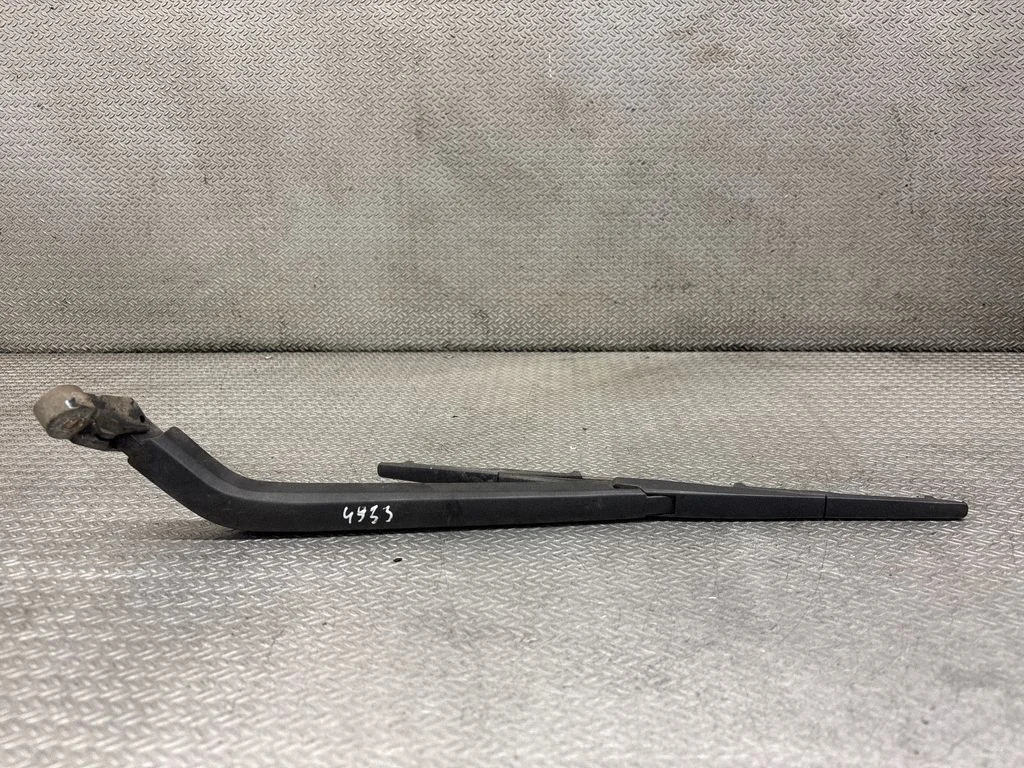 Rear wiper blade – Mitsubishi Outlander (2001-2007)