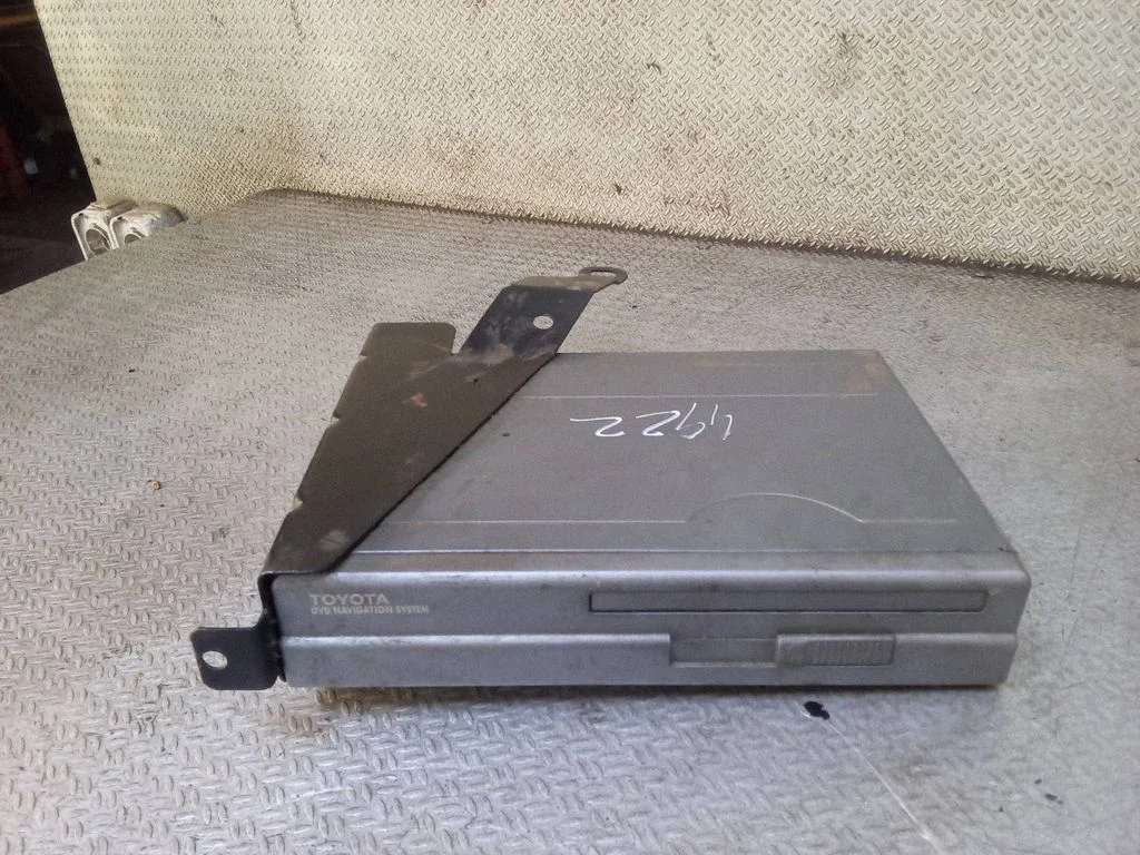 Navigatsiooni (GPS) CD/DVD-lugeja – Toyota Avensis T250 (2003-2006)