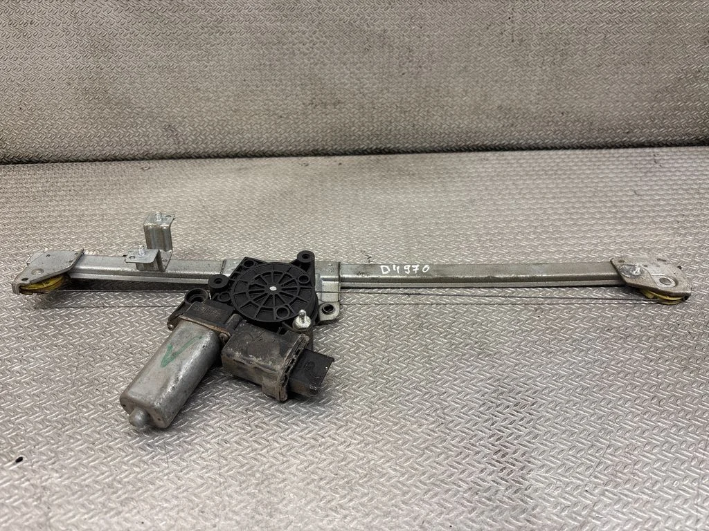 Front door window regulator with motor – front right
