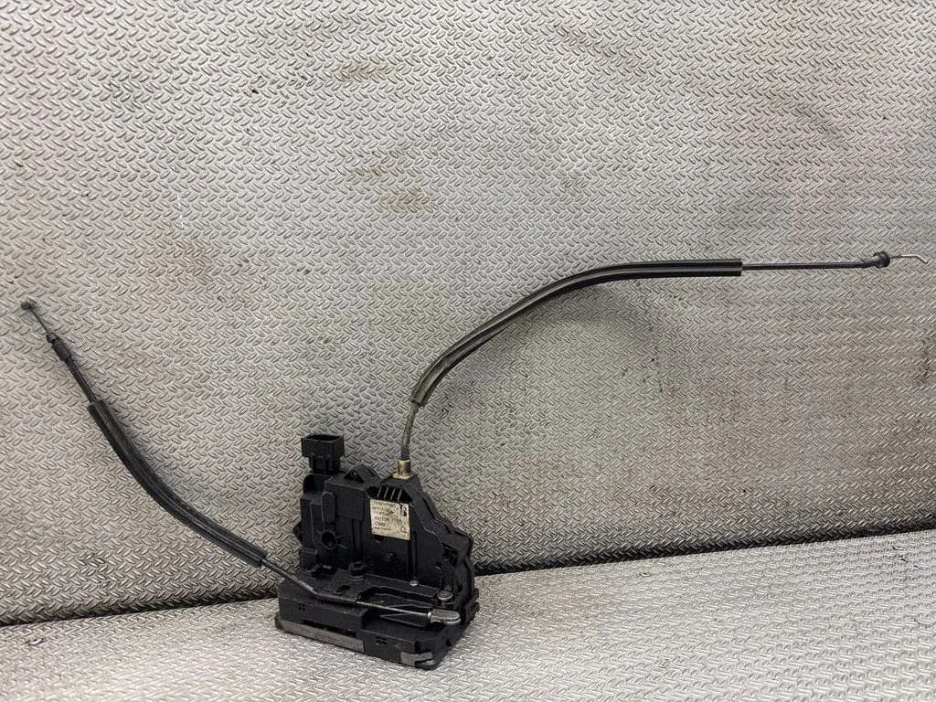 Front door lock 1350147080
