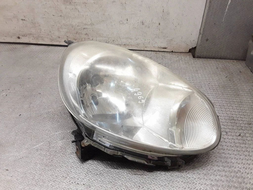 Headlight/headlamp – Nissan Micra (2011-2016)