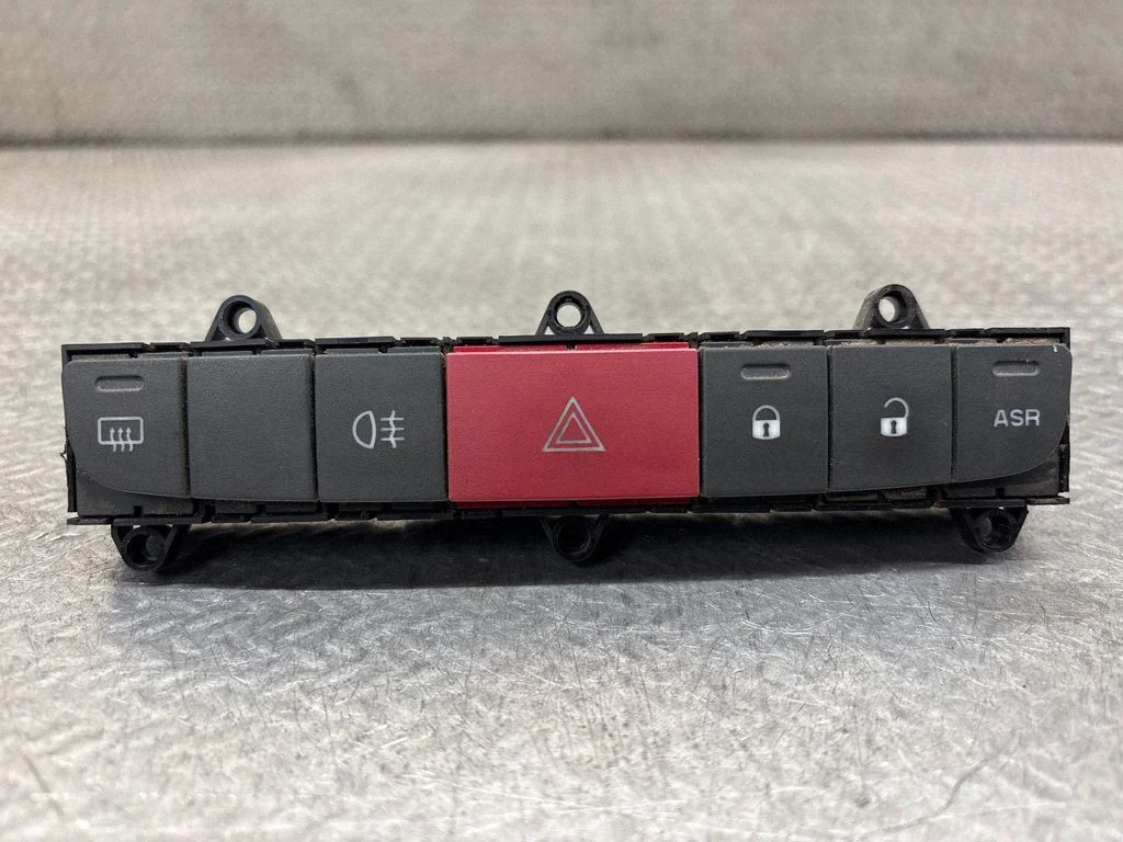 Hazard light switch – Fiat Ducato (2007-2014)
