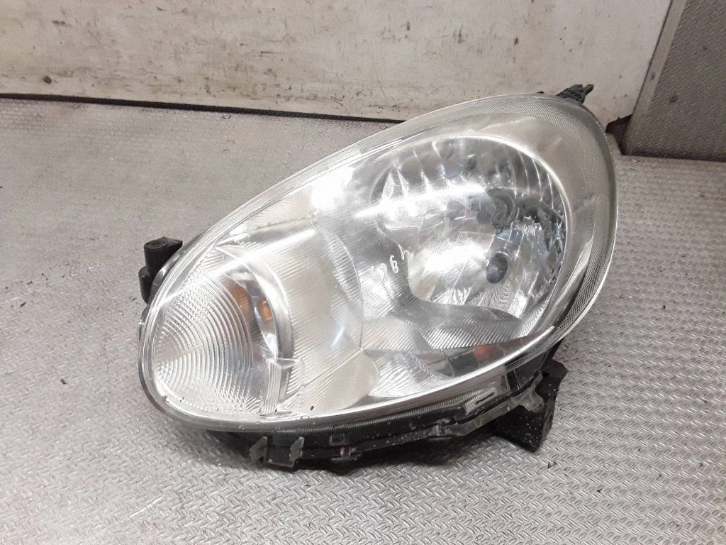 Headlight/headlamp – Nissan Micra (2011-2016)