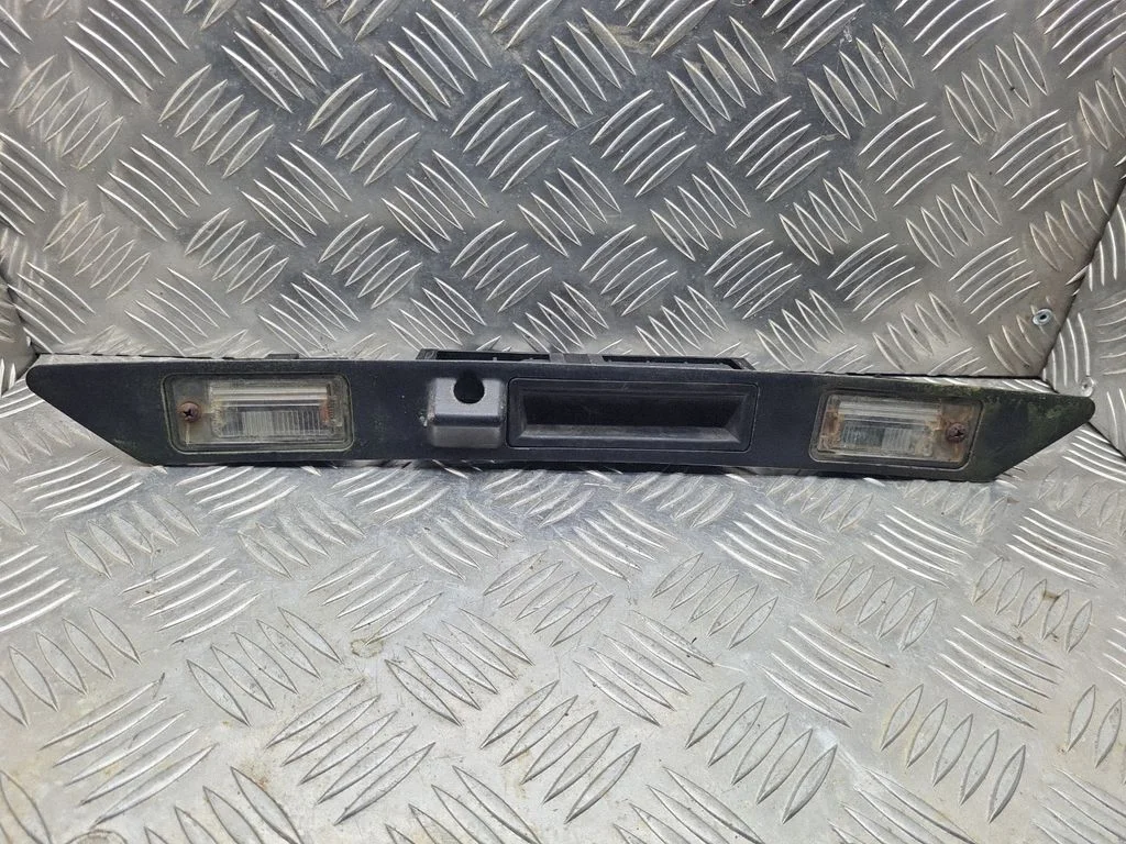 Trunk door license plate light bar – Audi Q7 4L (2005-2015)