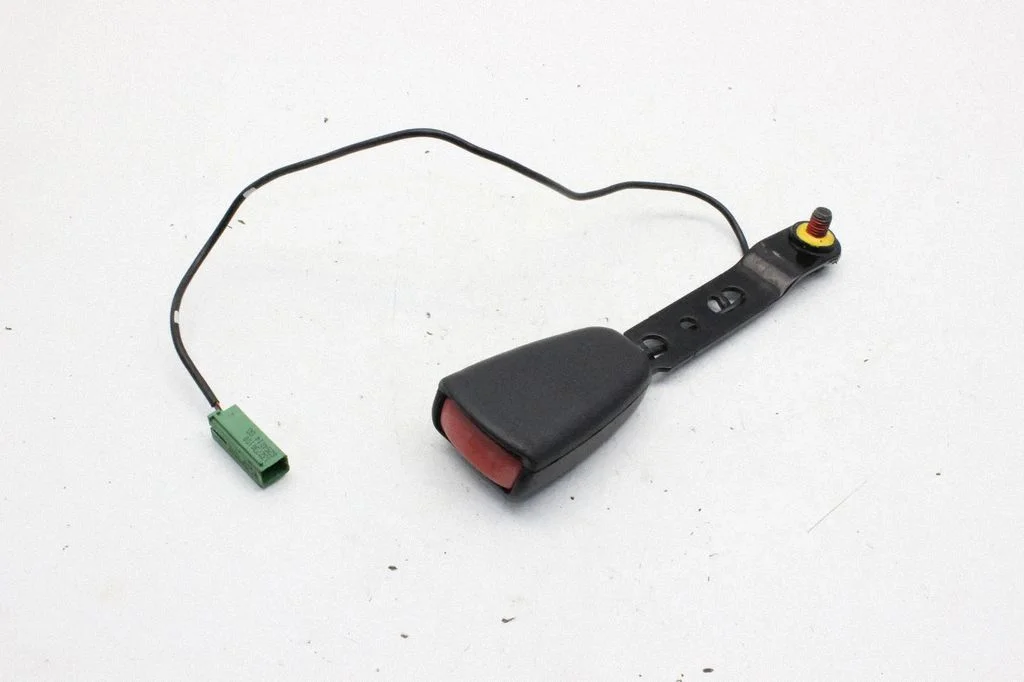 Front seatbelt buckle – Volvo V60 (2013-2018)