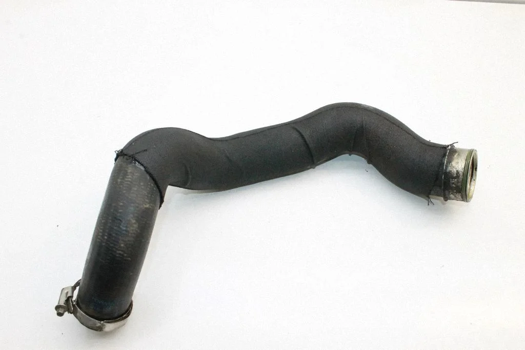 Vahejahuti voolik (-ud)/ toru (-d) – Volkswagen Touareg II (2010-2018)